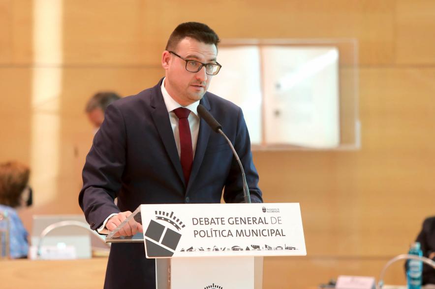 Concejal no adscrito Arranz Molins durante su ponencia