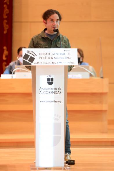 Concejal por Podemos Eduardo Andradas durante su ponencia