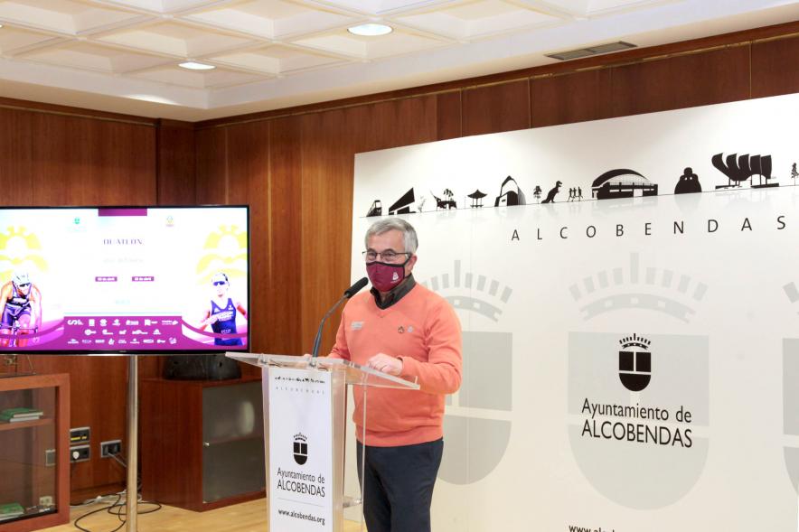  Presentación Campeonato de España Duatlón 2022 -  Imagen de un momento de la intervención del presidente de Triatlón Ecosport, organizadores de la prueba, Francisco Soriano.