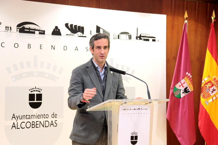 Presentación Campeonato de España Duatlón 2022 - Imagen de un momento de la intervención del alcalde Aitor Retolaza.