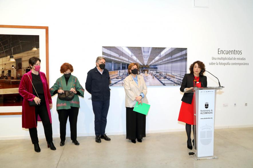 Inauguración Exposición "Encuentros" - Primer plano de las autoridades municipales.
