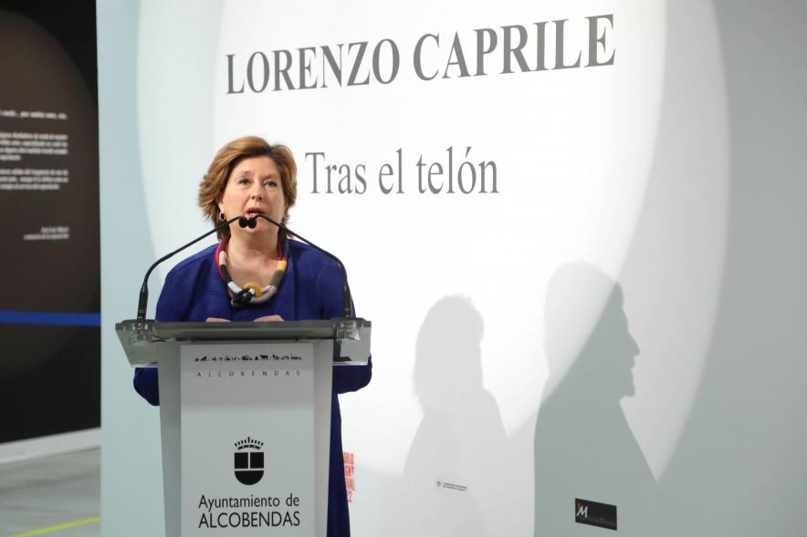  Inauguración Exposición "Tras el Telón" de Lorenzo Caprile - Imagen de un momento de la intervención de la concejala de cultura Rosario Tamayo.