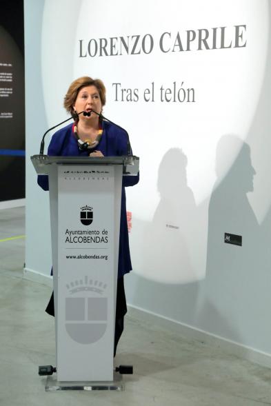  Inauguración Exposición "Tras el Telón" de Lorenzo Caprile - Imagen de un momento de la intervención de la concejala de cultura Rosario Tamayo.