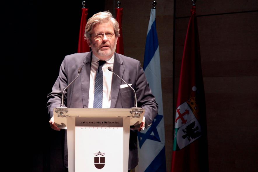 Acto Día de la Memoria del Holocausto 2022 - Primer plano del discurso de un miembro de la comunidad.