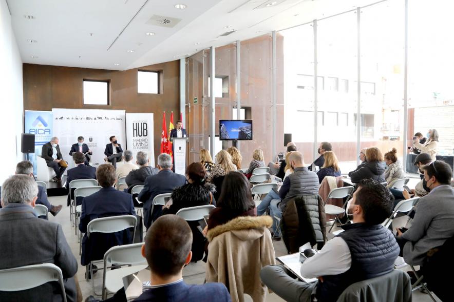  Bienvenida a Nuevas Empresas a Alcobendas - Imagen panorámica de la sala donde se celebra el acto.