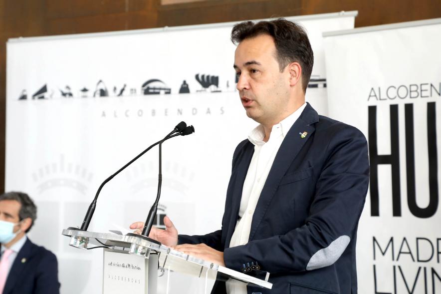 Bienvenida a Nuevas Empresas a Alcobendas -  Imagen de un momento del discurso de Roberto Fraile, concejal de Desarrollo Económico, Innovación, Movilidad y Transformación Digital.
