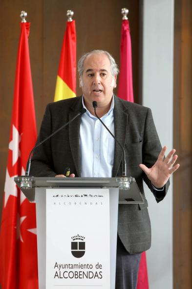 Bienvenida a Nuevas Empresas a Alcobendas - Imagen de un momento del discurso del Secretario General de AICA, Luis Suárez de Lezo.