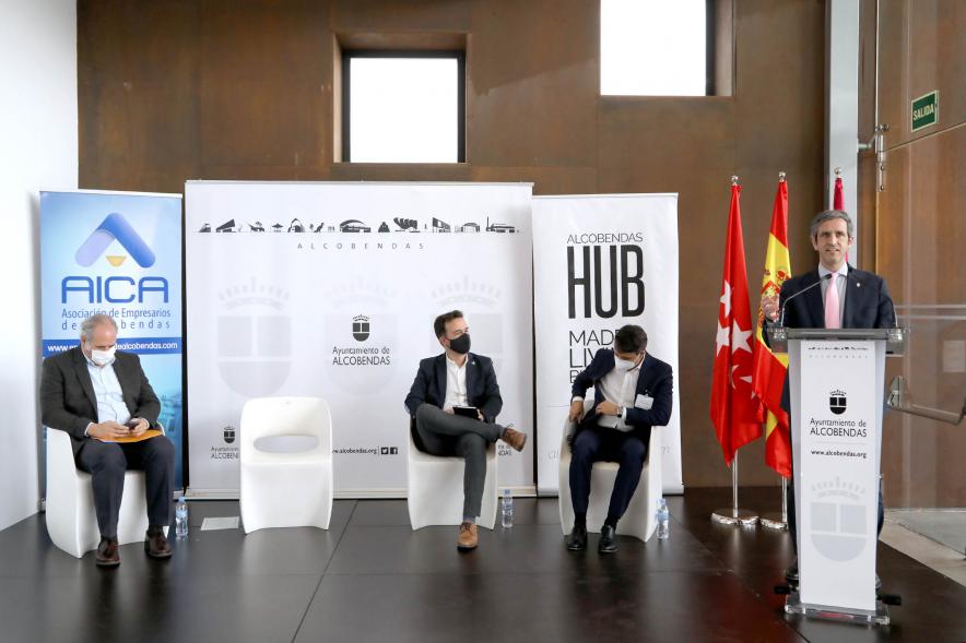 Bienvenida a Nuevas Empresas a Alcobendas - Imagen del alcalde Aitor Retolaza, en un momento de su intervención.