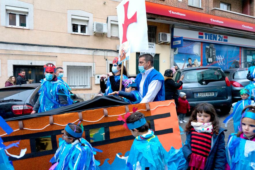Desfile de Carnaval 2022 - Primer plano de un grupo de participantes disfrazados.