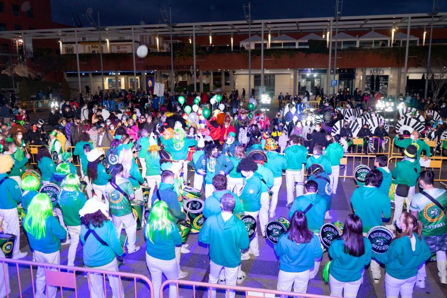 Desfile de Carnaval 2022 - Imagen nocturna y posterior del grupo de la Tamborada.