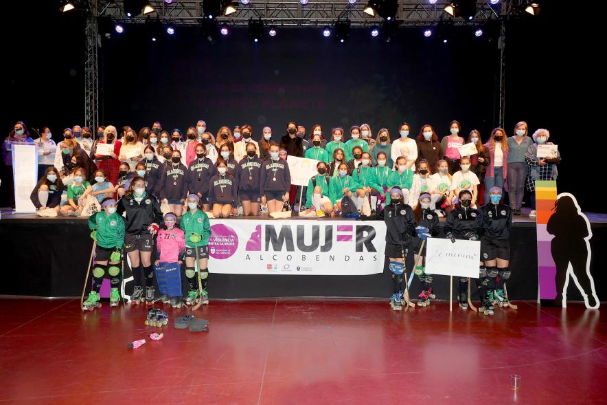 Actos Día de la Mujer en la Esfera -  Posado de todas las participantes. 