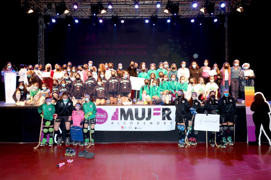 Actos Día de la Mujer en la Esfera -  Posado de todas las participantes. 