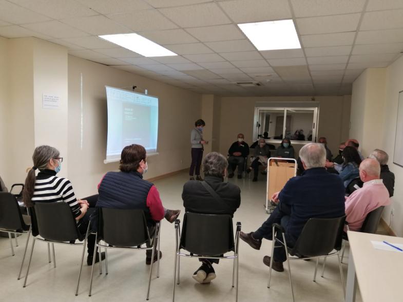 Foro Distrito Centro Medio Ambiente Urbano - Imagen de la reunión de los vecinos con las autoridades municipales correspondientes