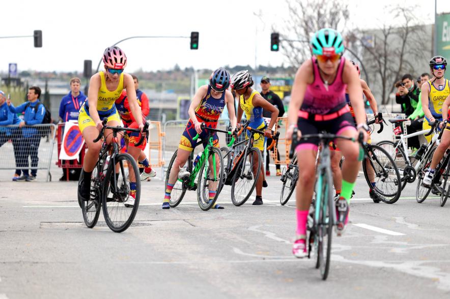  Campeonato de España de Duatlón - Imagen de un momento de la prueba de bicicleta femenina.