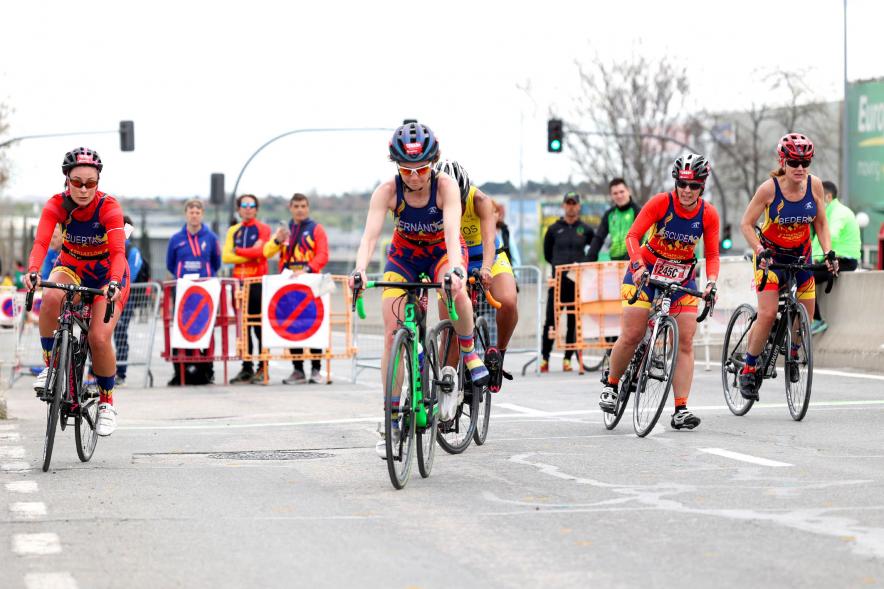  Campeonato de España de Duatlón - Imagen de un momento de la prueba de bicicleta femenina.