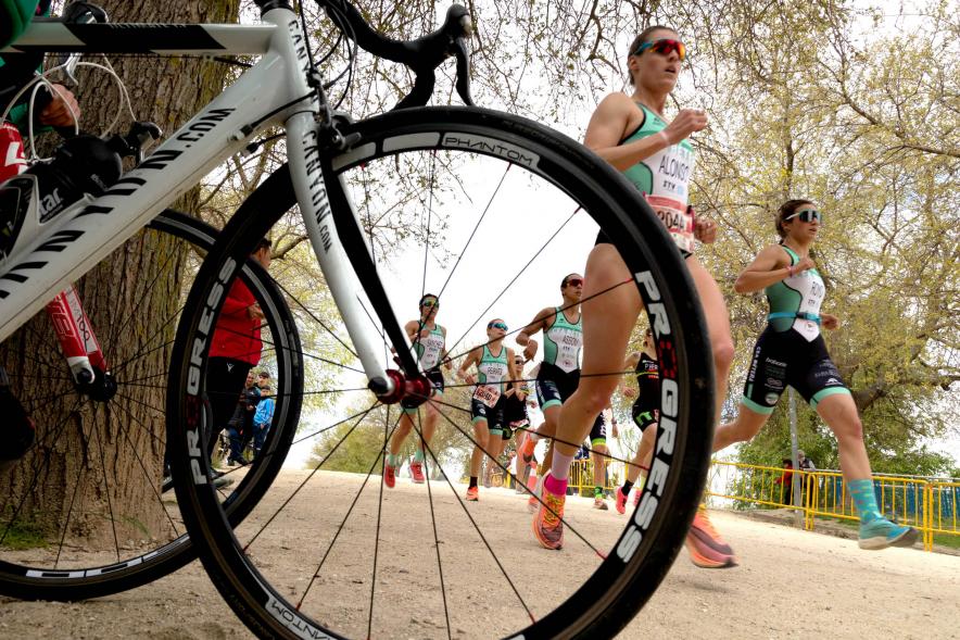 Campeonato de España de Duatlón - Imagen de un momento de la carrera a pie femenina.