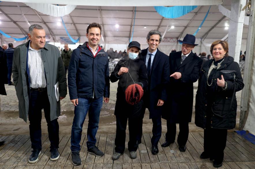 Inauguración XXV Feria del Marisco - Posado del alcalde Aitor Retolaza y las autoridades municipales.