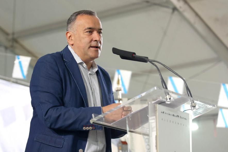   Inauguración XXV Feria del Marisco - Primer plano  del discurso  concejal Ángel Sánchez Sanguino.