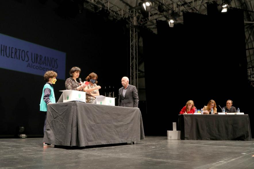 Sorteo de Huertos Urbanos - Imagen de un momento del sorteo de los huertos urbanos.