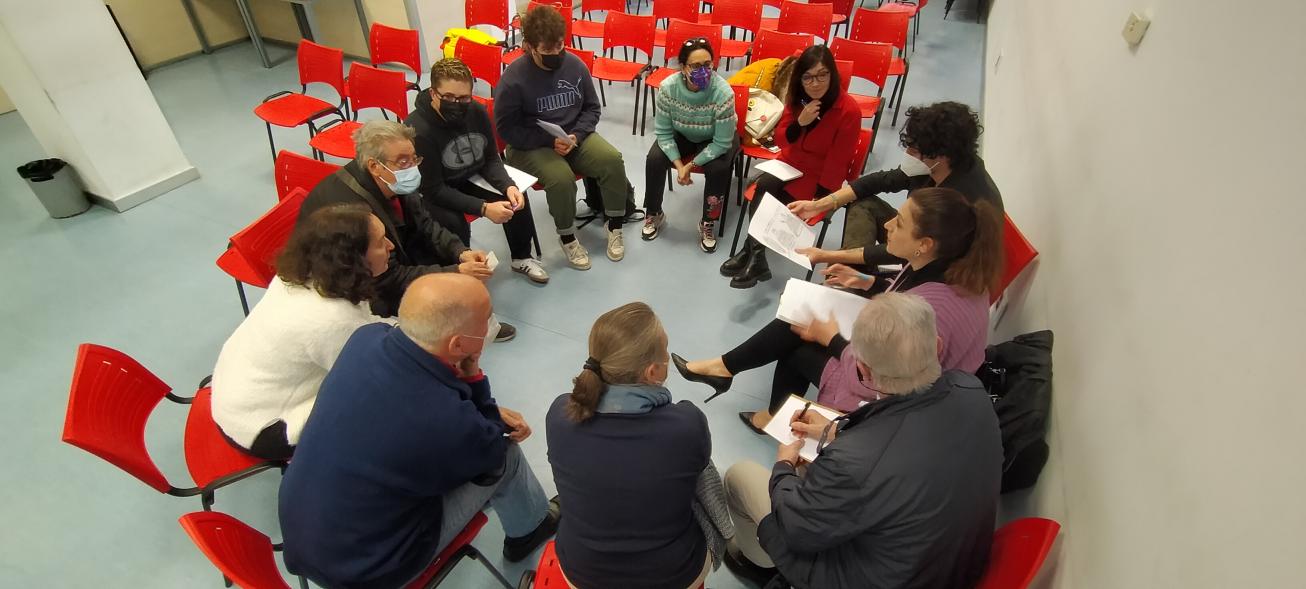 Foro de Participación -  Imagen de nuevos vecinos en la reunión.