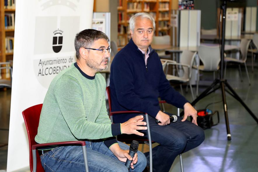  Presentación Podcasting Alcobendas - Imagen del vicealcalde Rafael Sánchez Acera junto al concejal de Participación José María Tovar encargados de la presentación del nuevo espacio web “Alcobendas Podcaster”.