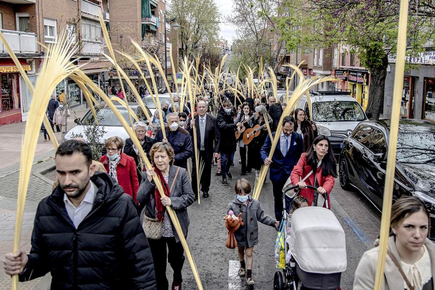 Semana Santa 2022 - Domingo de Ramos - Primer plano de la cabeza de la procesión.