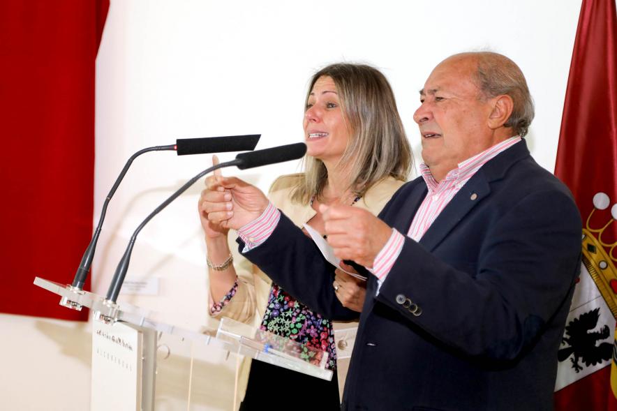 Inauguración Exposición Retratos de Alcaldes Democráticos -  Imagen primer plano del alcalde José Caballero Domínguez.