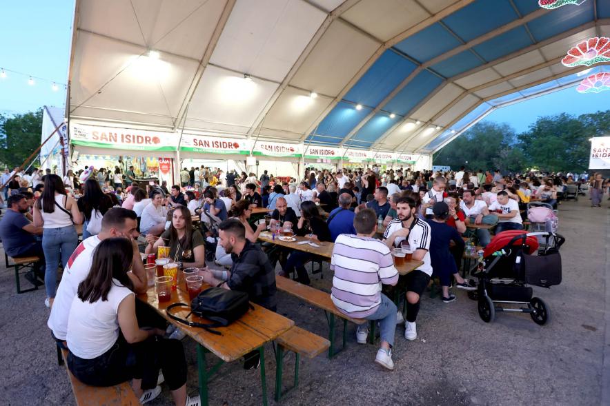 Ambiente y público en Recinto Ferial