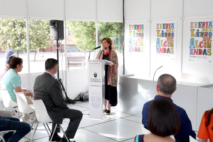 Entrega del Premio Bachiller Alonso López - Imagen del discurso  la concejal Rosario Tamayo.