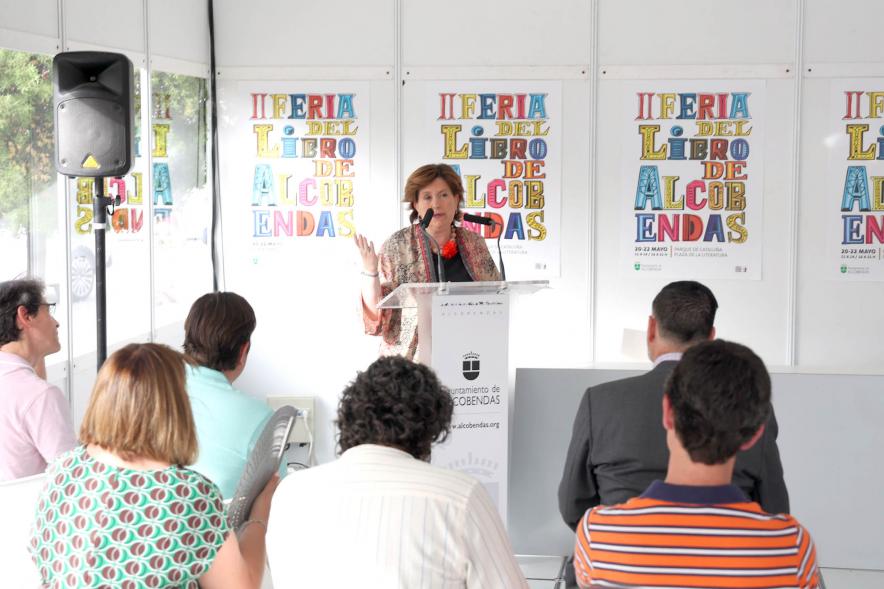 Entrega del Premio Bachiller Alonso López - Imagen del discurso de Rosario Tamayo, concejal.