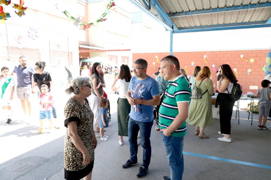 Delegación municipal durante la visita