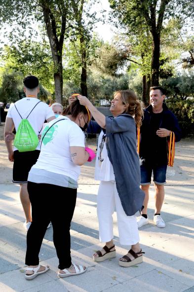 Semana del Mayor 2022 - Gymkana Intergeneracional - Imagen de la puesta de medallas a los ganadores.