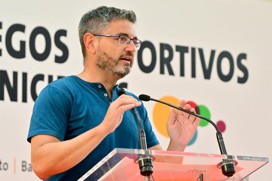 Entrega Trofeos XXV Juegos Deportivos Municipales - Primer plano del discurso del  vicealcalde Sánchez Acera.