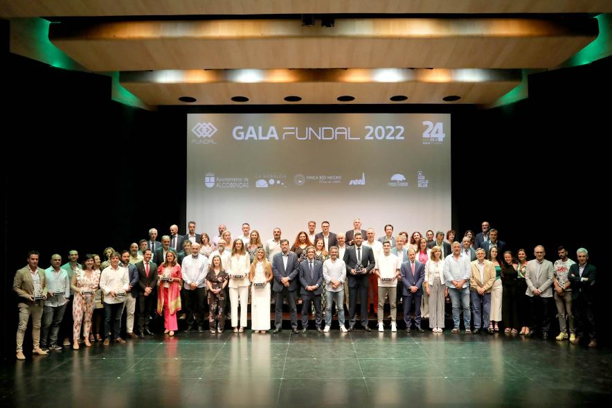 XXIV Gala Fundal - Posado de todos los asistentes.