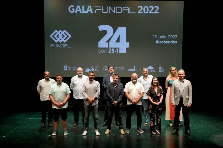 XXIV Gala Fundal - Posado de los directores deportivos premiados con las autoridades municipales.