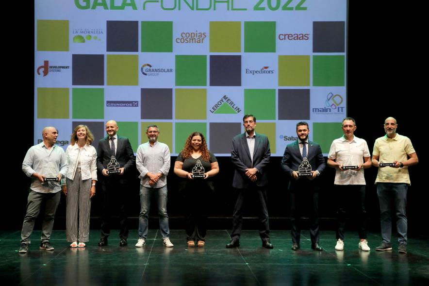 XXIV Gala Fundal - Posado de los directores deportivos premiados con las autoridades municipales.