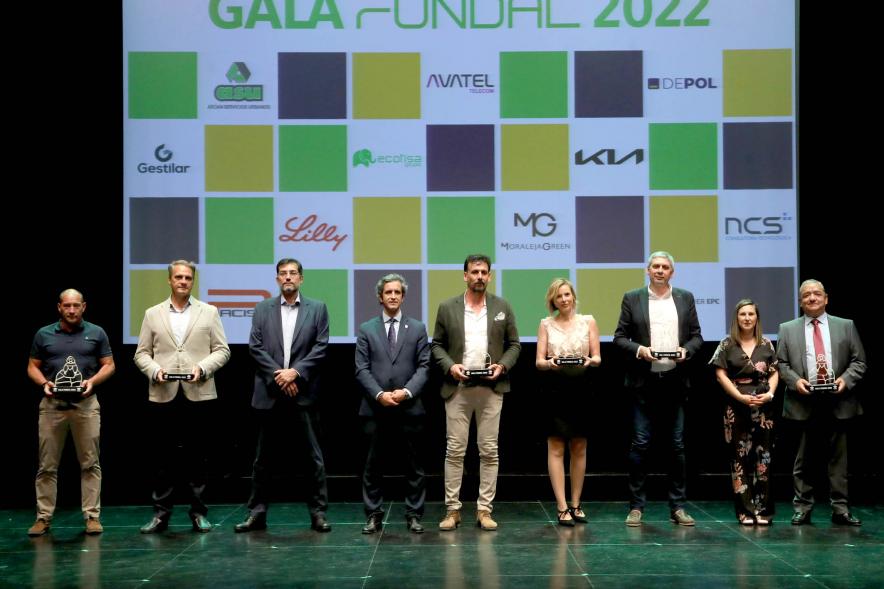 XXIV Gala Fundal - Posado de los directores deportivos premiados con las autoridades municipales.