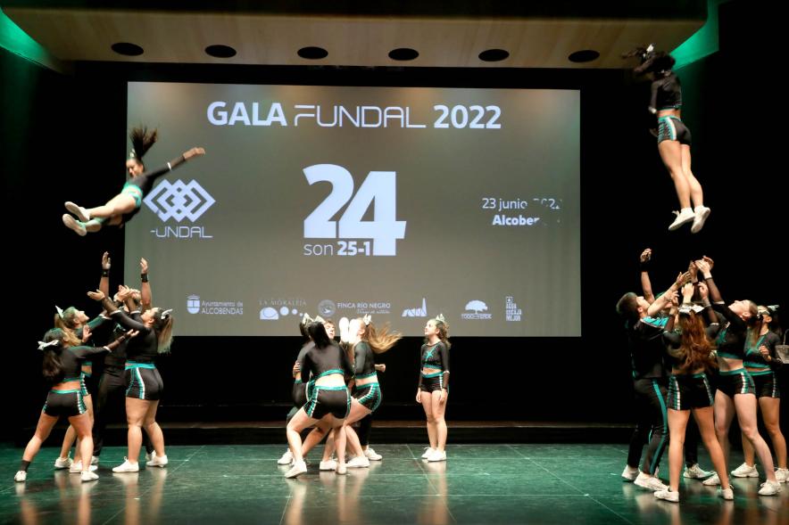  XXIV Gala Fundal -  Ejercicio de acrobacias de los CheerXPort.