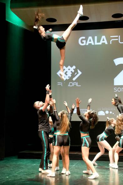 XXIV Gala Fundal -  Ejercicio de acrobacias de los CheerXPort.