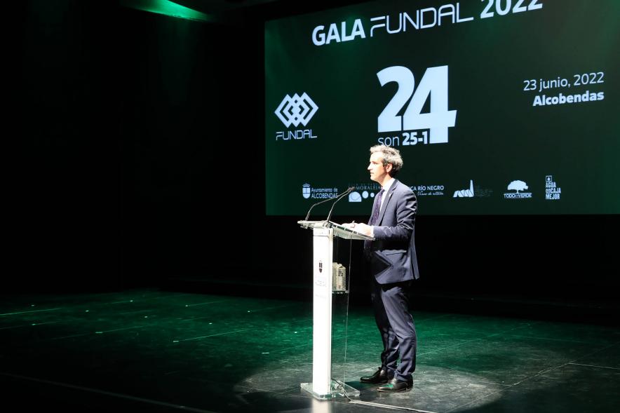 XXIV Gala Fundal - Primer plano del discurso del alcalde Aitor Retolaza.