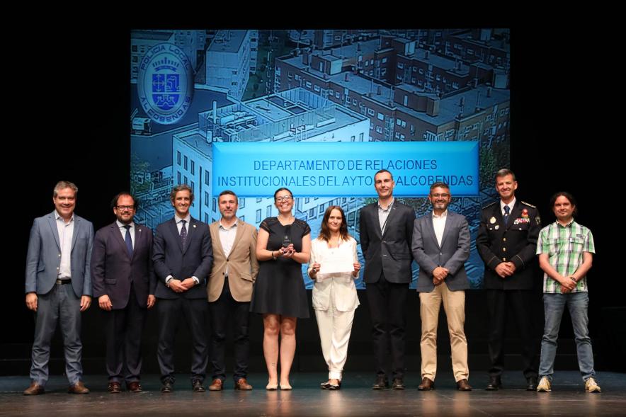 Festividad de San Juan de la Policía Local - Posado de los galardonados junto a la corporación municipal y los representantes  policiales.