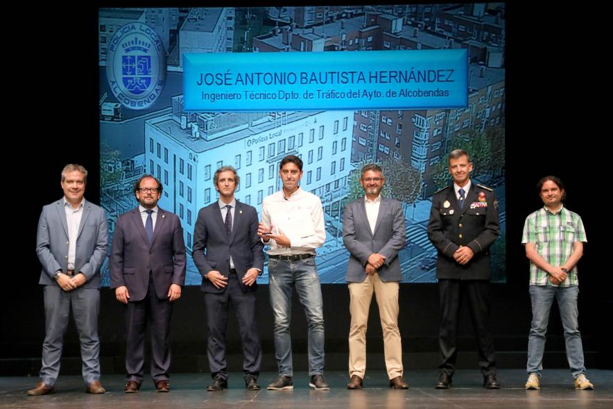 Festividad de San Juan de la Policía Local - Posado de los galardonados junto a la corporación municipal y los representantes  policiales.