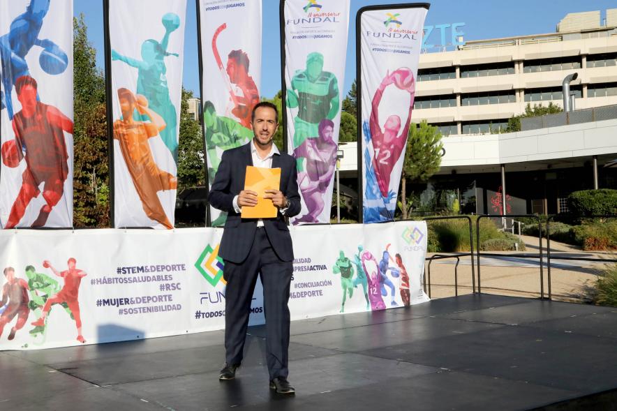 Presentación Equipos Fundal Temporada 2022-23 - Primer plano del presentador del acto.