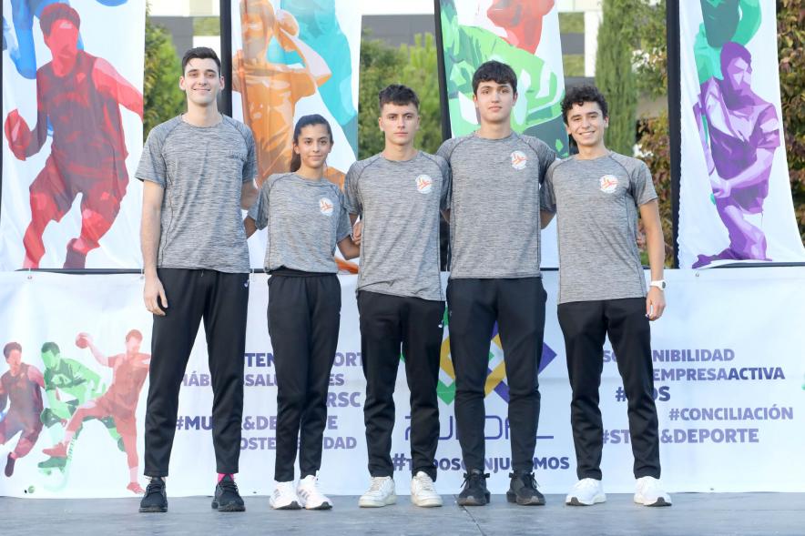 Presentación Equipos Fundal Temporada 2022-23 - Posado del equipo de tiro con arco.