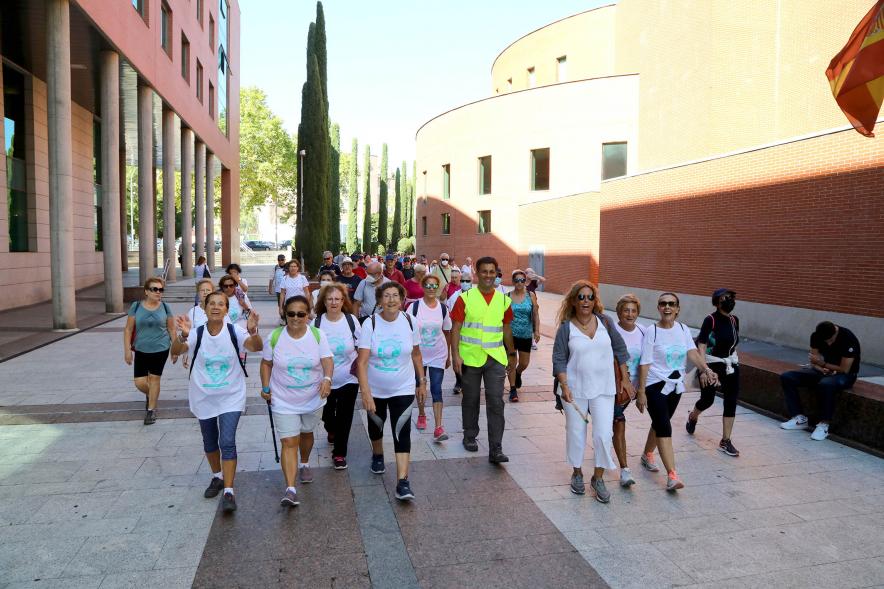 Marcha de Mayores 2022 - Cabecera de la marcha con Inmaculada Puyalto. 