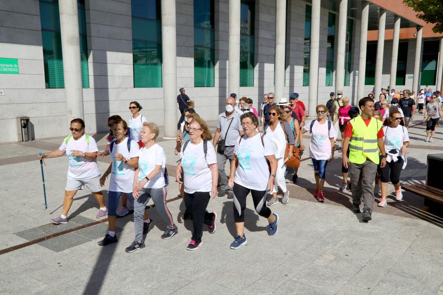 Marcha de Mayores 2022 - Imagen lateral de los participantes.
