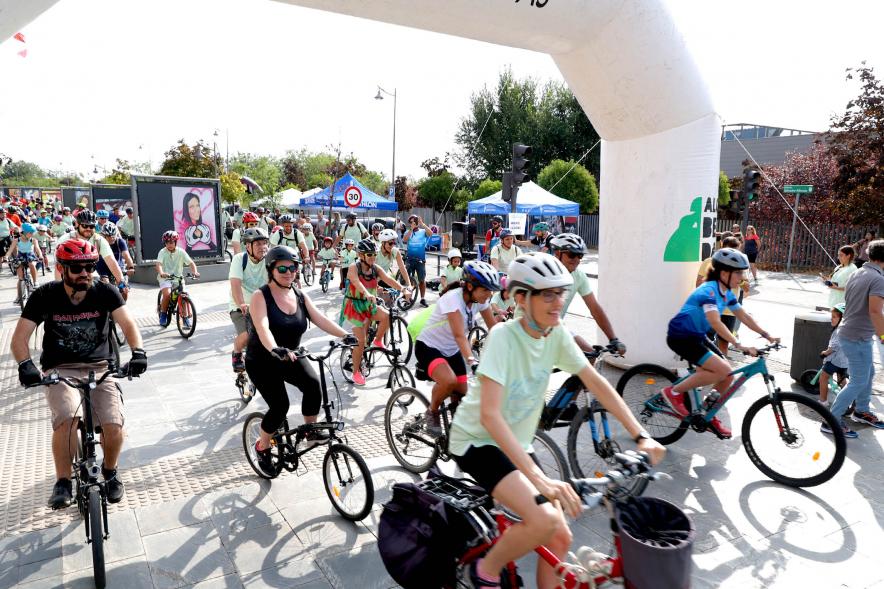 Fiesta de la Movilidad en el Bulevar Salvador Allende - Salida del grupo de participantes. 