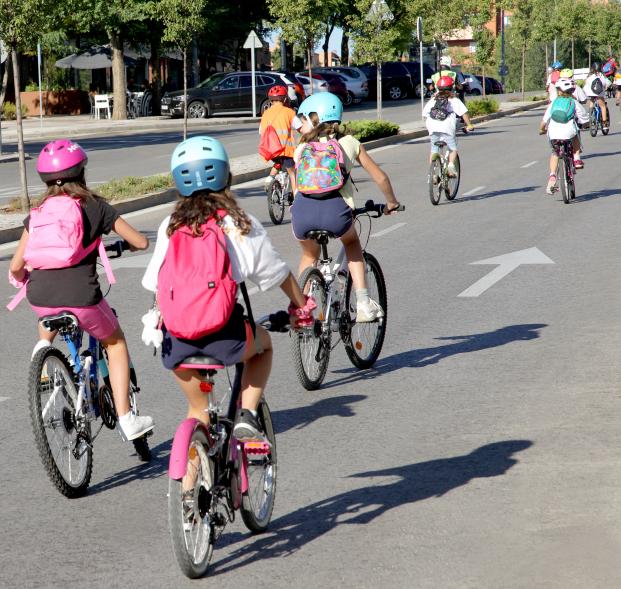 Semana de la Movilidad - Recorrido Escolar - Imagen de una parte de los participantes durante el recorrido.