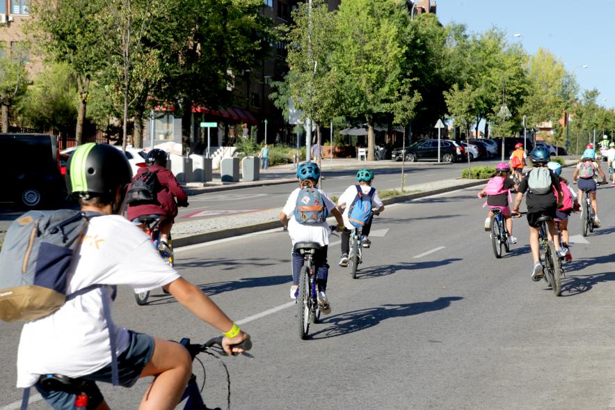 Semana de la Movilidad - Recorrido Escolar - Imagen de una parte de los participantes durante el recorrido.