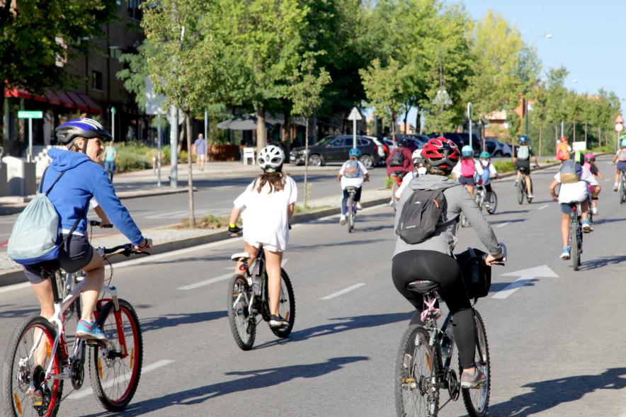 Semana de la Movilidad - Recorrido Escolar - Imagen de una parte de los participantes durante el recorrido.